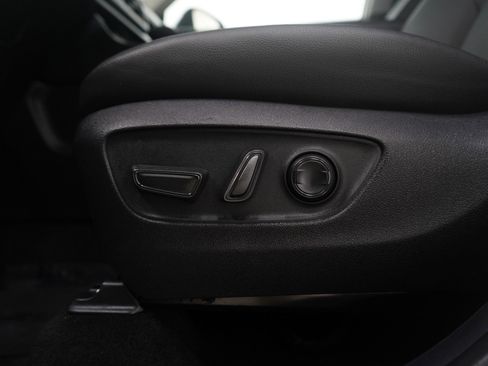 Used 2025 Toyota Grand Highlander image 26