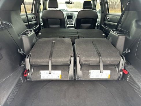 Used 2017 Ford Explorer XLT w/ XLT Technology Feature Bundle image 51