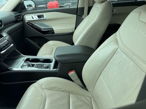 Used 2022 Ford Explorer Platinum w/ Equipment Group 601A image 23