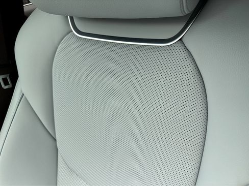 New 2026 Genesis GV70 2.5T Advanced AWD/4WD image 12