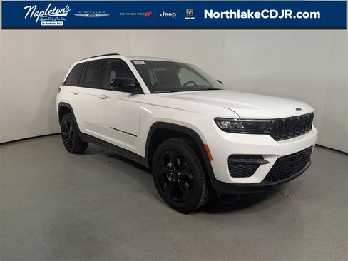 New 2025 Jeep Grand Cherokee Altitude image 1