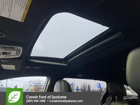 Used 2025 Toyota Sienna Platinum image 40