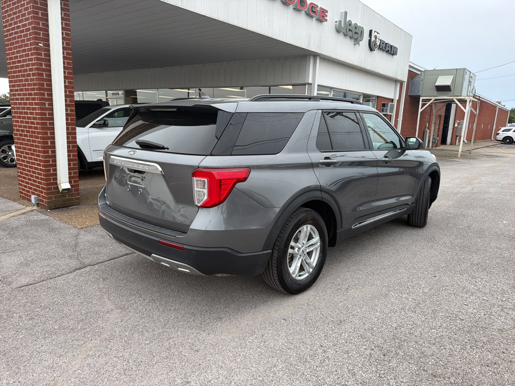 Used 2023 Ford Explorer XLT w/ Equipment Group 202A RWD image 5
