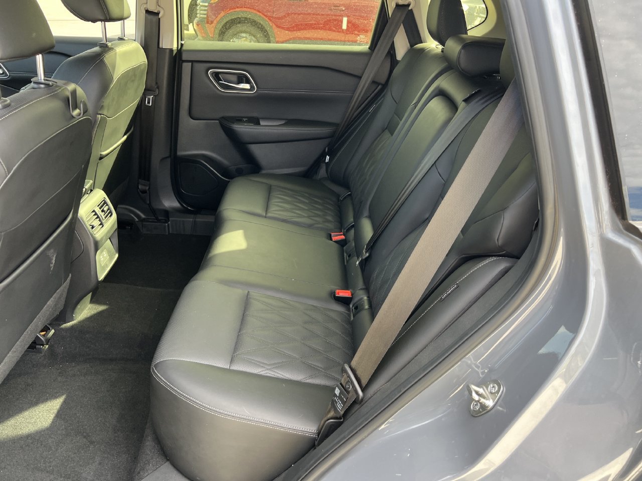 Used 2024 Nissan Rogue Platinum FWD image 10