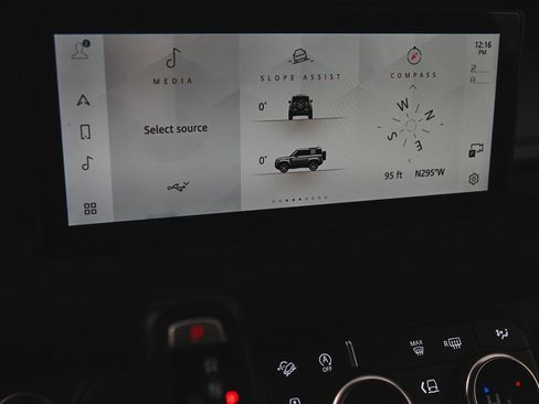 Used 2023 Land Rover Defender 90 S image 16