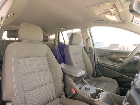 Used 2024 GMC Terrain SLE image 18