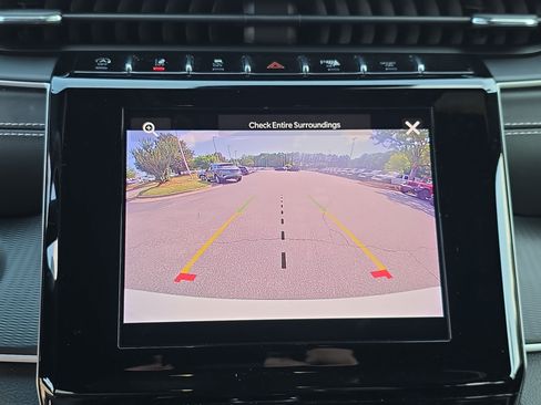 Certified 2023 Jeep Grand Cherokee L Laredo AWD/4WD image 21