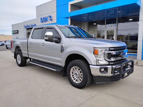 Used 2022 Ford F250 XLT w/ XLT Premium Package image 3