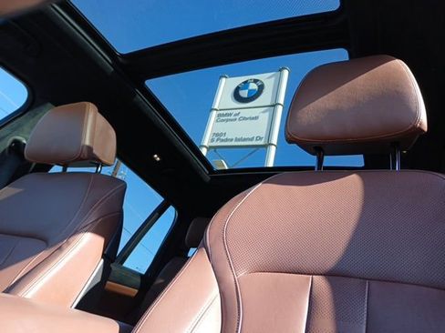 Used 2022 BMW X7 M50i image 31