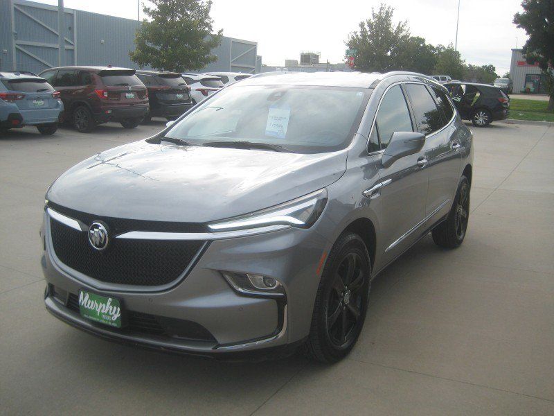 Used 2024 Buick Enclave Essence w/ Sport Touring Edition FWD image 4