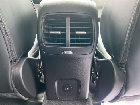 Used 2023 Ford Escape Platinum AWD/4WD image 32