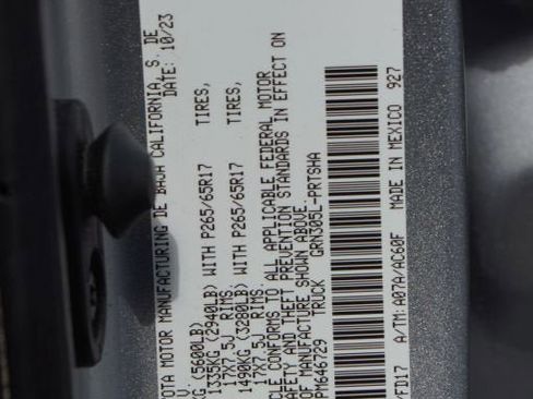 Used 2023 Toyota Tacoma TRD Sport w/ Technology Package image 27