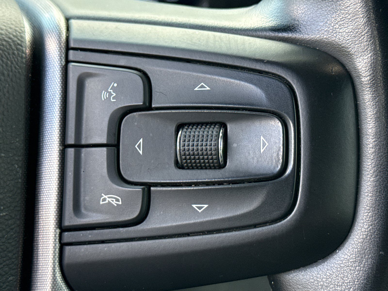 Used 2025 GMC Sierra 1500 SLT AWD/4WD image 26
