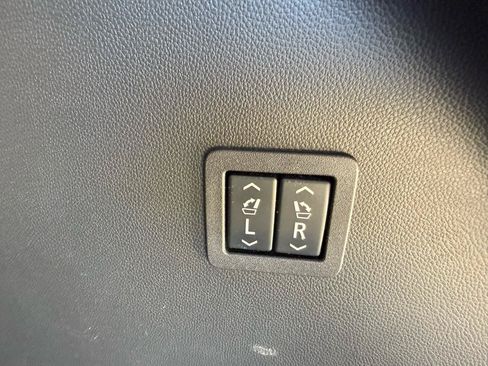 Used 2018 Buick Enclave Premium FWD image 29