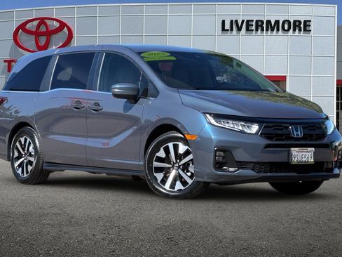 Used 2025 Honda Odyssey EX-L image 2