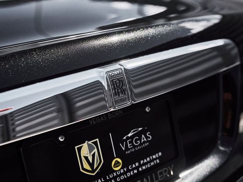 Used 2018 Rolls-Royce Dawn RWD image 11