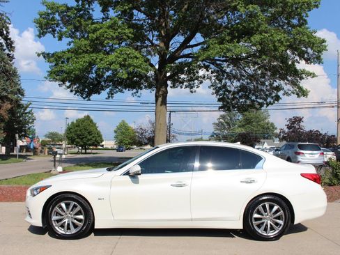 Used 2017 INFINITI Q50 3.0t Premium w/ 3.0T Premium Plus Package AWD/4WD image 6