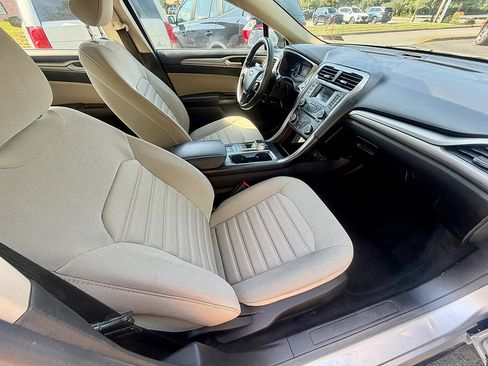Used 2017 Ford Fusion S FWD image 10