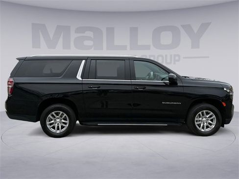 Used 2024 Chevrolet Suburban LT image 6