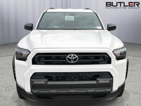 New 2026 Toyota 4Runner SR5 AWD/4WD image 9