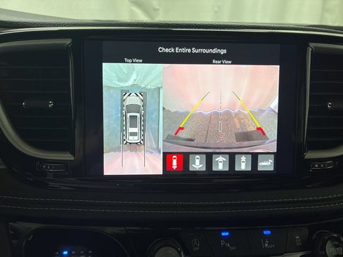 New 2026 Chrysler Pacifica Select FWD image 19