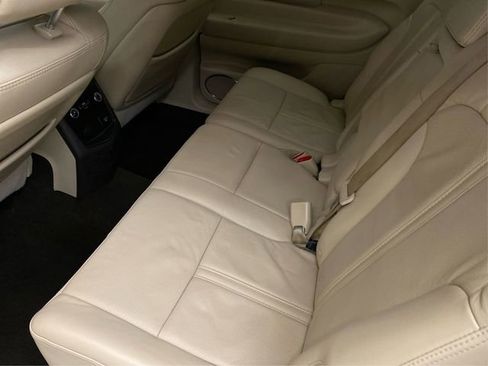 Used 2019 Lincoln MKT AWD image 11
