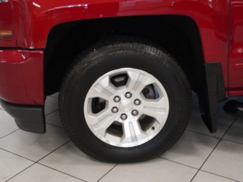 Used 2018 Chevrolet Silverado 1500 LT w/ All Star Edition AWD/4WD image 15