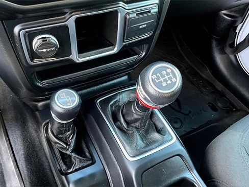 Used 2021 Jeep Wrangler Sport image 23