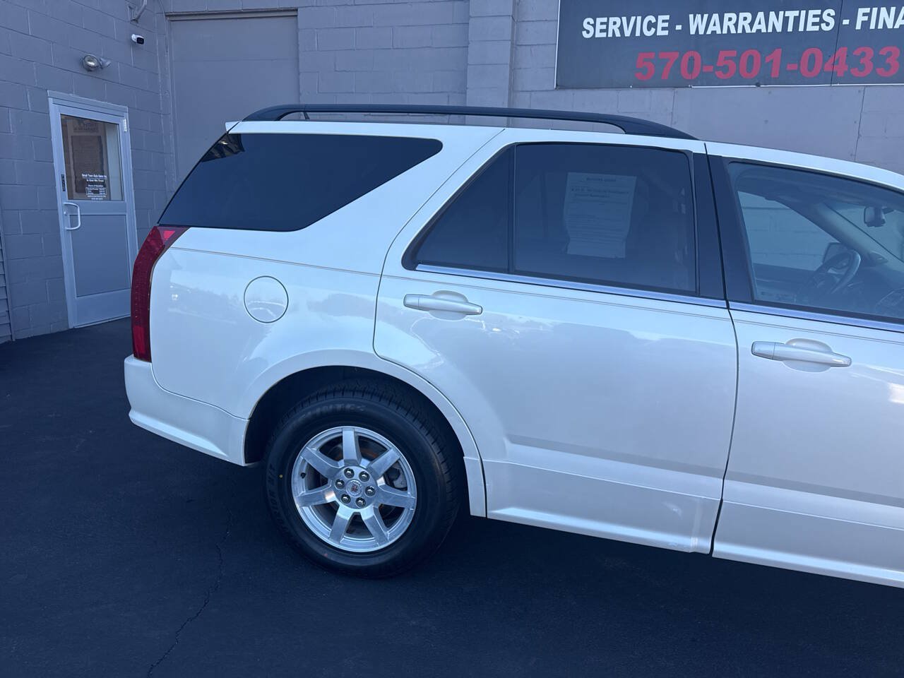 Used 2008 Cadillac SRX AWD w/ Utility Package image 9