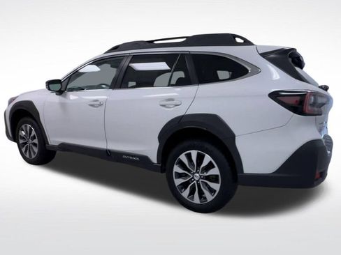 Used 2025 Subaru Outback Limited AWD/4WD image 6