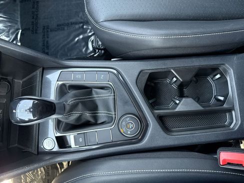 Used 2023 Volkswagen Tiguan SE R-Line image 21