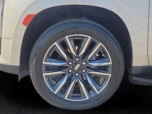 Used 2024 Cadillac Escalade ESV Sport RWD image 8