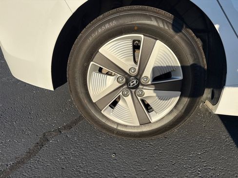 Used 2020 Hyundai Ioniq Blue image 17