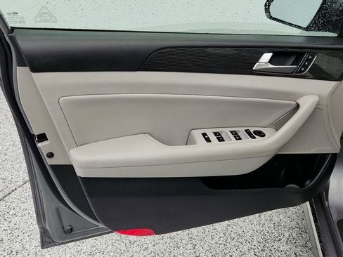 Used 2018 Hyundai Sonata Limited image 11