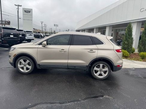 Used 2017 Lincoln MKC Premiere FWD image 8
