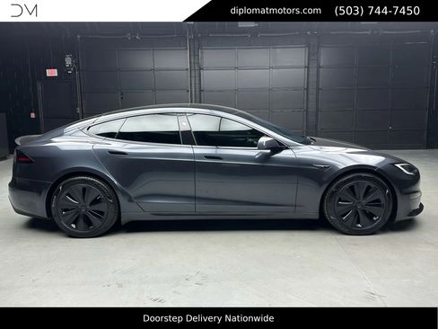 Used 2024 Tesla Model S Plaid image 7