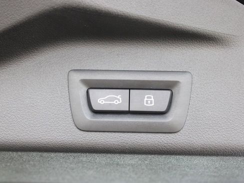 Used 2024 BMW X5 xDrive50e AWD/4WD image 33