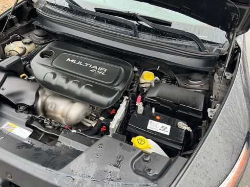 Used 2015 Jeep Cherokee Latitude w/ Cold Weather Group image 41