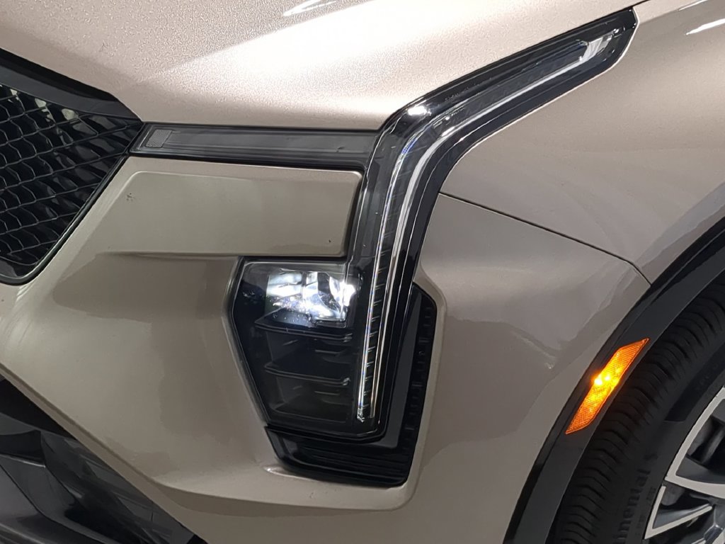 Used 2024 Cadillac XT4 Sport AWD/4WD image 11