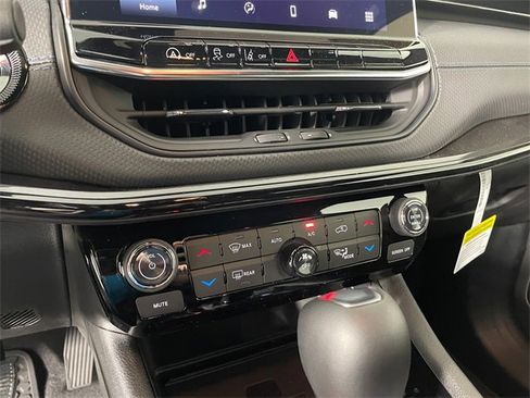 New 2025 Jeep Compass Latitude w/ Sun & Sound Group image 6