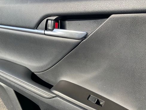 Used 2024 Toyota Camry XSE FWD image 10