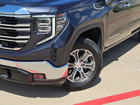 Used 2025 GMC Sierra 1500 SLT RWD image 7
