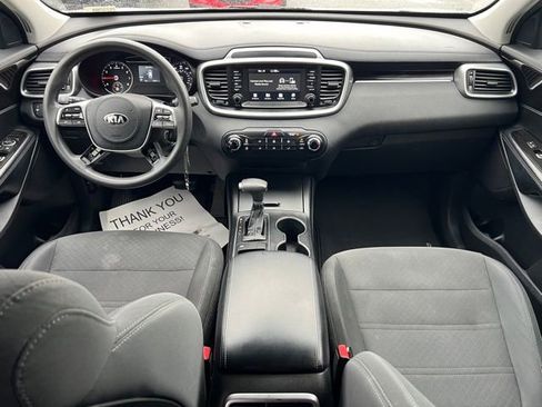 Used 2019 Kia Sorento LX image 14