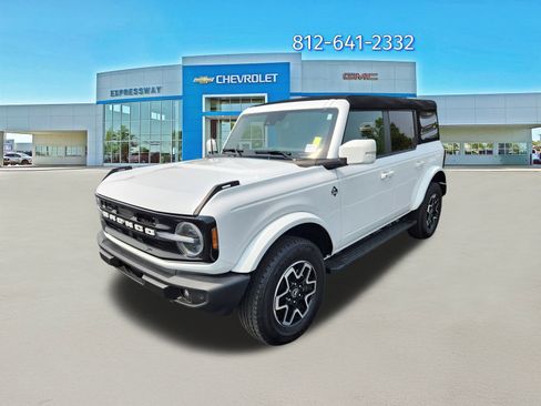 Used 2024 Ford Bronco Outer Banks image 3