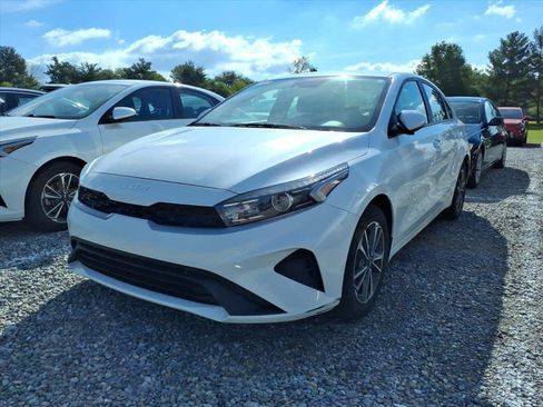 Used 2024 Kia Forte LXS FWD image 3