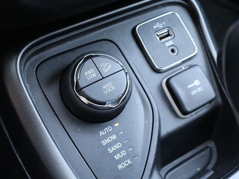 Used 2019 Jeep Compass Trailhawk AWD/4WD image 22