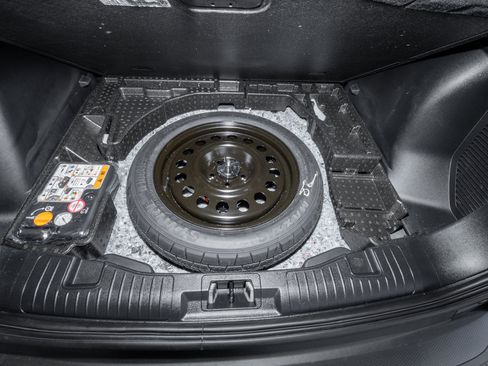 Used 2025 Ford Escape ST-Line w/ Tech Pack #1 FWD image 26