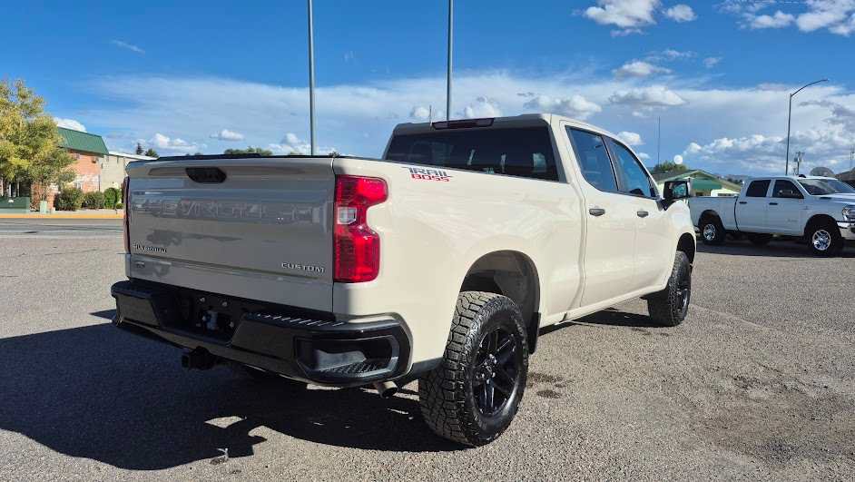 Used 2026 Chevrolet Silverado 1500 Custom Trail Boss AWD/4WD image 3