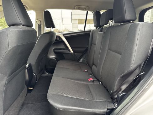 Used 2015 Toyota RAV4 LE image 28