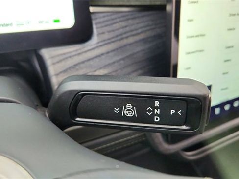 Used 2024 Rivian R1S Adventure image 47